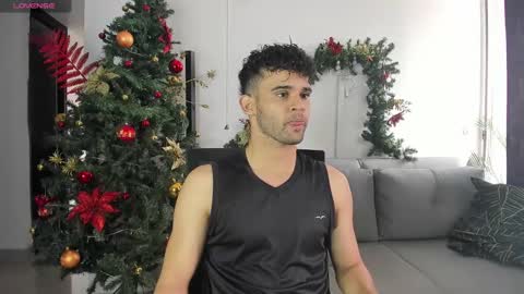 Im Chirs IM MODEL INDEPENDT online show from December 26, 4:04 pm