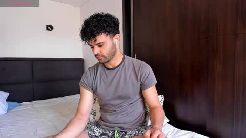 Im Chirs IM MODEL INDEPENDT online show from January 30, 4:13 pm