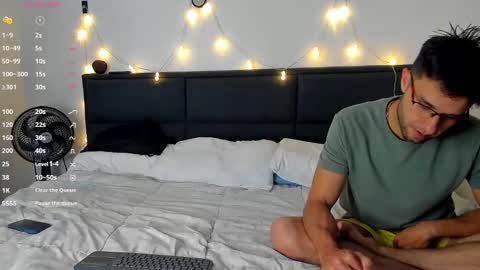 Im Chirs IM MODEL INDEPENDT online show from January 6, 3:53 am