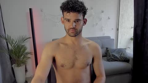 Im Chirs IM MODEL INDEPENDT online show from January 20, 3:07 pm