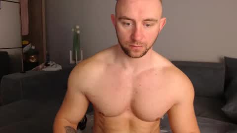 chrisbigbiceps online show from January 13, 6:49 am
