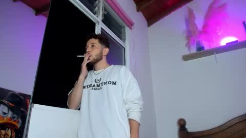 Snapshot of chrisstianford chatting on October 29, 8:17 am Hi dont forguet to follow me    online show from October 29, 8:17 am