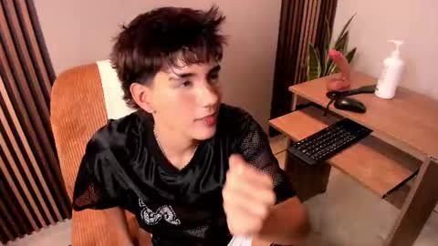 Chris online show from July 16, 7:32 pm