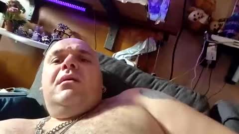 chubbyman43 online show from June 4, 11:38 am