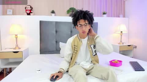 Cj Bocanegra online show from December 9, 8:11 am