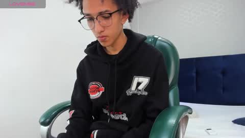 Cj Bocanegra online show from December 3, 3:51 am