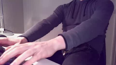 clamshive7 online show from March 23, 7:53 pm