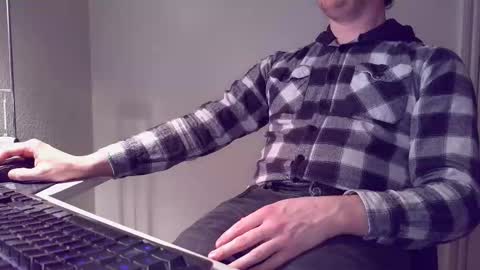 clamshive7 online show from March 15, 6:25 pm