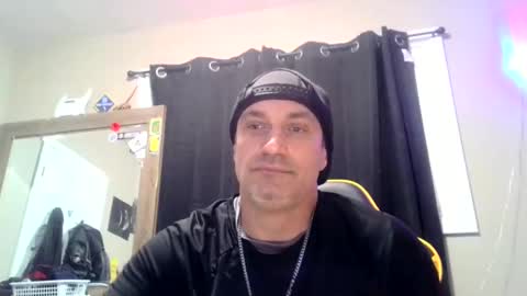 Snapshot of clintwood12 chatting on December 8, 11:35 am chad online show from December 8, 11:35 am