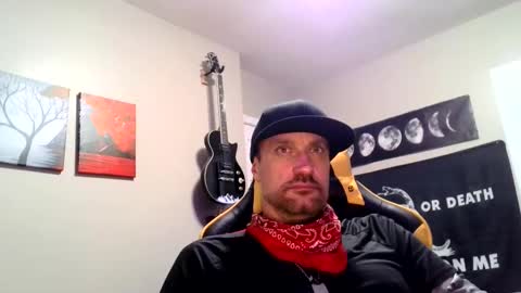 Snapshot of clintwood12 chatting on December 31, 3:45 am chad online show from December 31, 3:45 am