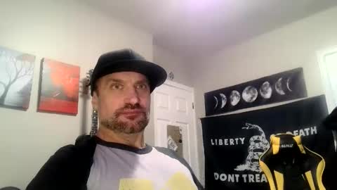 Snapshot of clintwood12 chatting on January 11, 6:33 pm chad online show from January 11, 6:33 pm