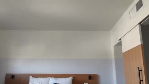 clopclop01 online show from October 31, 11:19 pm