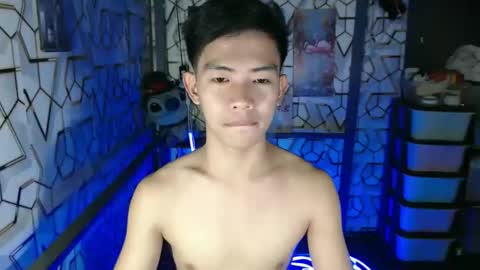 clyde_twinkx online show from January 9, 7:02 am