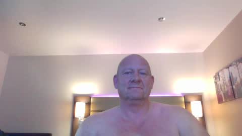 col4nows online show from July 6, 3:14 pm