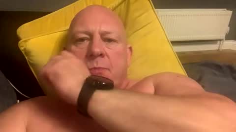 col4nows online show from November 1, 12:15 am