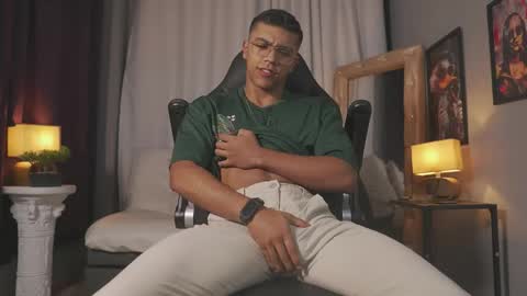 colstorw_ online show from April 18, 10:05 am