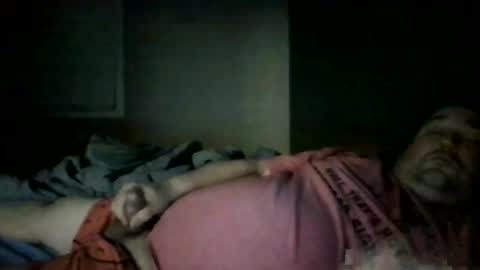 comfortably_numb1980 online show from December 5, 6:20 am