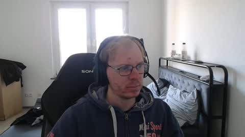 commanderchip online show from November 8, 10:18 am