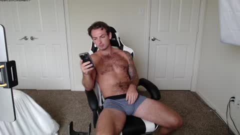 Snapshot of connor_hart chatting on December 15, 8:04 pm Connor Hart online show from December 15, 8:04 pm