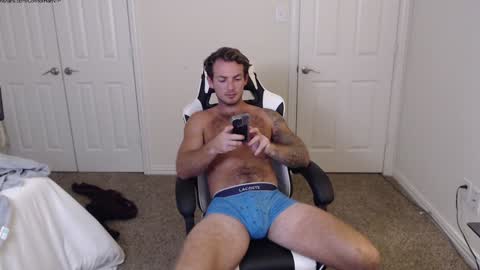 Snapshot of connor_hart chatting on December 20, 4:42 am Connor Hart online show from December 20, 4:42 am