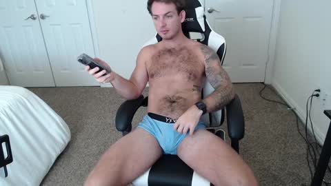 Snapshot of connor_hart chatting on January 15, 8:48 pm Connor Hart online show from January 15, 8:48 pm