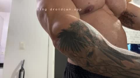 couplemuscle40 online show from March 4, 1:45 am