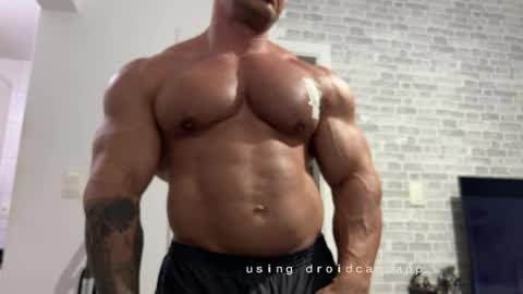 couplemuscle40 online show from March 27, 2:16 am