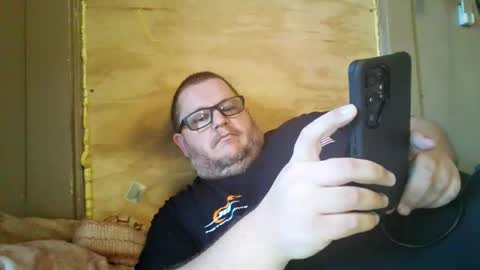 Snapshot of creeeping_death chatting on October 20, 7:18 pm The hopeless romantic online show from October 20, 7:18 pm