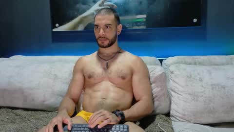 CRHISTIAN online show from October 31, 4:03 am