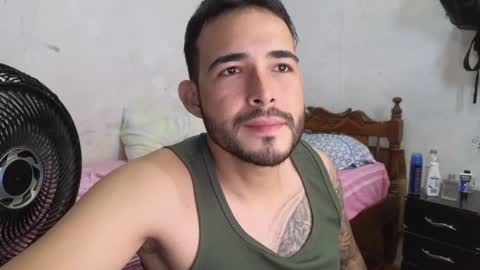 Snapshot of cris_simons chatting on February 6, 4:21 am cris_simons online show from February 6, 4:21 am