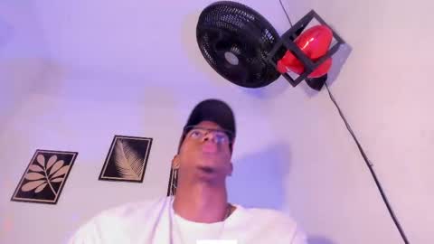 criss_zuri online show from April 6, 12:39 pm