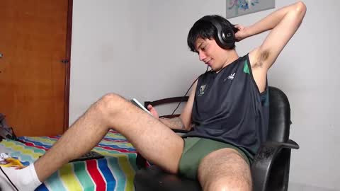 Snapshot of cristian_ortiz_1 chatting on December 14, 10:50 pm Cristian online show from December 14, 10:50 pm