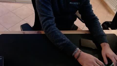 crocken_bisc online show from November 29, 3:58 pm