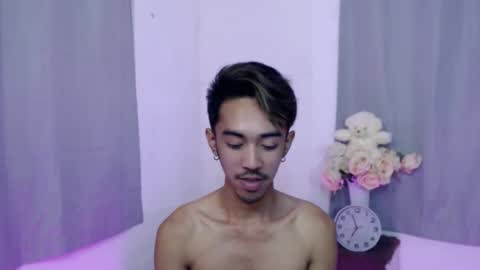 crocodale online show from October 6, 3:27 pm