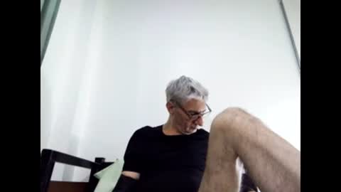 Snapshot of cucaio18 chatting on February 16, 1:27 am BIG UNCUT HARD COCK online show from February 16, 1:27 am