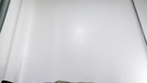 Snapshot of cucaio18 chatting on January 19, 1:32 am BIG UNCUT HARD COCK online show from January 19, 1:32 am