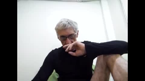 Snapshot of cucaio18 chatting on February 12, 2:43 pm BIG UNCUT HARD COCK online show from February 12, 2:43 pm