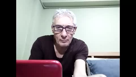Snapshot of cucaio18 chatting on October 15, 2:30 am BIG UNCUT HARD COCK online show from October 15, 2:30 am