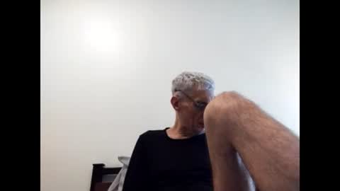 Snapshot of cucaio18 chatting on December 20, 4:14 pm BIG UNCUT HARD COCK online show from December 20, 4:14 pm