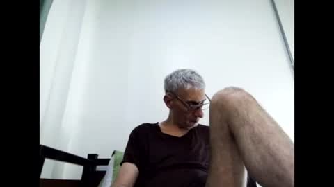 Snapshot of cucaio18 chatting on December 27, 7:29 am BIG UNCUT HARD COCK online show from December 27, 7:29 am