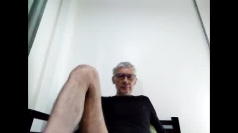 Snapshot of cucaio18 chatting on January 14, 1:17 pm BIG UNCUT HARD COCK online show from January 14, 1:17 pm