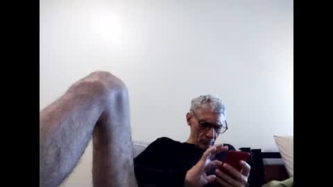Snapshot of cucaio18 chatting on December 21, 2:26 pm BIG UNCUT HARD COCK online show from December 21, 2:26 pm