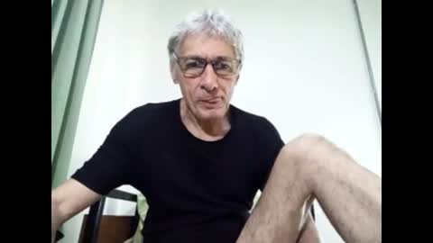 Snapshot of cucaio18 chatting on March 4, 1:45 am BIG UNCUT HARD COCK online show from March 4, 1:45 am