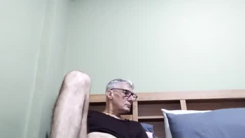 Snapshot of cucaio18 chatting on October 10, 2:38 am BIG UNCUT HARD COCK online show from October 10, 2:38 am