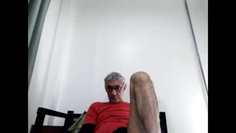Snapshot of cucaio18 chatting on February 4, 1:23 am BIG UNCUT HARD COCK online show from February 4, 1:23 am