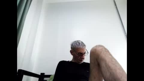 Snapshot of cucaio18 chatting on December 26, 2:01 am BIG UNCUT HARD COCK online show from December 26, 2:01 am