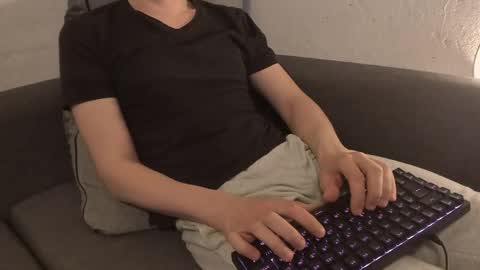 Kenny  online show from May 20, 1:06 pm