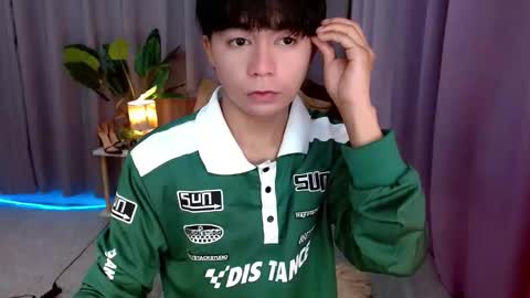 Xyrien online show from April 21, 8:09 am