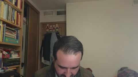 curiosillo1983 online show from December 4, 9:00 pm