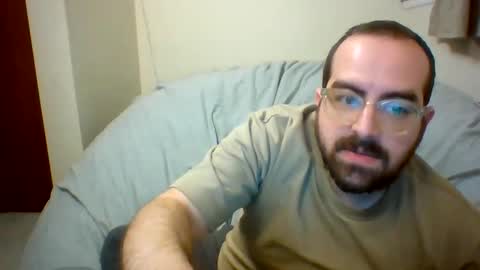 curiouser_guy online show from June 2, 1:17 am